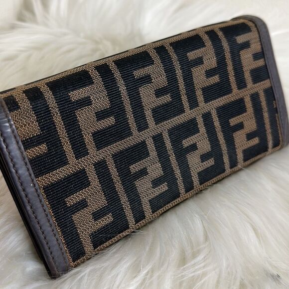 💯Authentic Fendi Long Wallet 🍀 - Picture 8 of 16